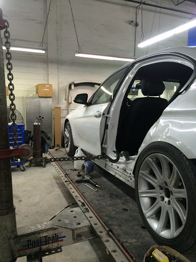 Auto Body Shop «Gene Perez Body Repairs», reviews and photos, 5131 W Hanna Ave, Tampa, FL 33634, USA