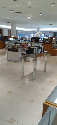 Department Store «Saks Fifth Avenue», reviews and photos, 26100 Cedar Rd, Beachwood, OH 44122, USA