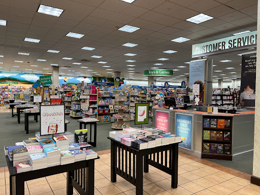 Book Store «Barnes & Noble», reviews and photos, 1180 Raritan Rd, Clark, NJ 07066, USA