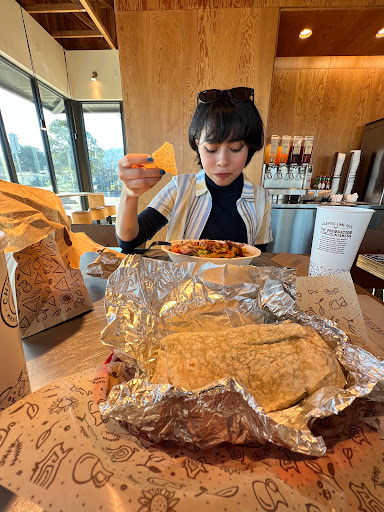 Mexican Restaurant «Chipotle Mexican Grill», reviews and photos, 596 E Perkins St, Ukiah, CA 95482, USA