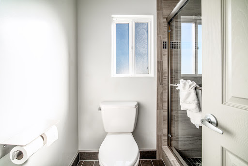 Hi View Inn & Suites image