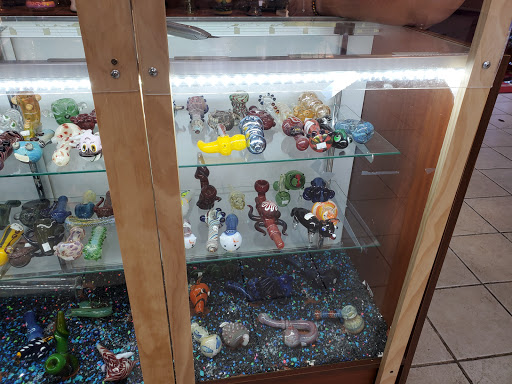 Tobacco Shop «American Smoke & Vape», reviews and photos, 217 E Army Trail Rd, Glendale Heights, IL 60139, USA