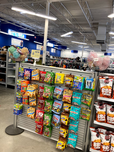 Thrift Store «Goodwill Industries of Greater Cleveland & East Central Ohio», reviews and photos, 16160 Pearl Rd, Strongsville, OH 44136, USA