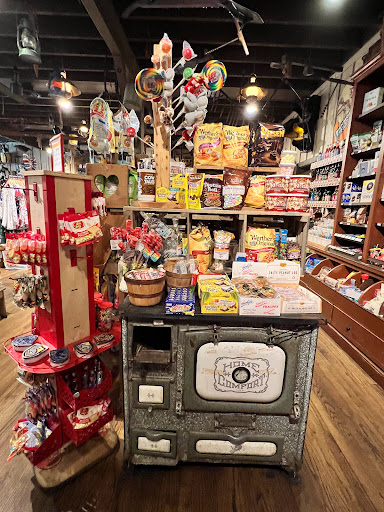 American Restaurant «Cracker Barrel Old Country Store», reviews and photos, 2920 Hospitality St, Tallahassee, FL 32303, USA