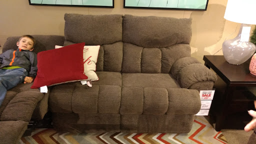 Furniture Store «Art Van Furniture - Waterford», reviews and photos, 5053 Dixie Hwy, Waterford Twp, MI 48329, USA