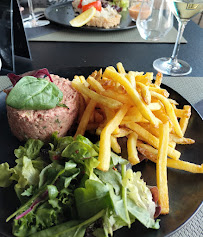 Steak tartare du L'Etude - Restaurant avec Terrasse et vue sur le port à Dunkerque - n°4