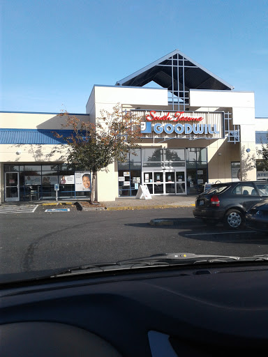 Thrift Store «South Tacoma Goodwill», reviews and photos, 8025 S Hosmer St, Tacoma, WA 98408, USA