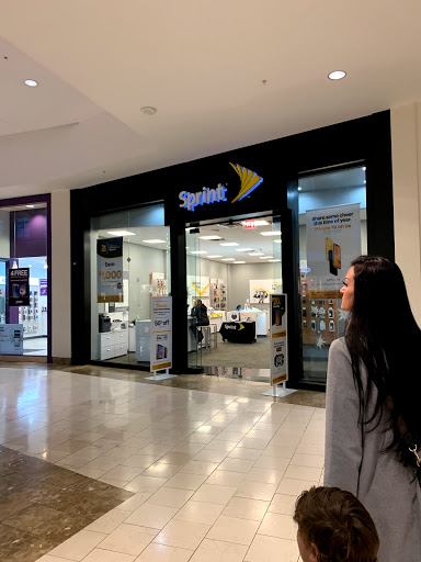 Cell Phone Store «Sprint Store», reviews and photos, 614 Hawthorn Center, Vernon Hills, IL 60061, USA