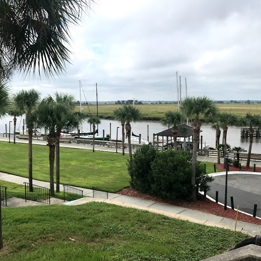 Darien River WaterFront Park & Docks