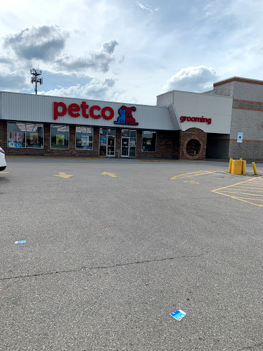 Pet Supply Store «Petco Animal Supplies», reviews and photos, 4411 16th St, Moline, IL 61265, USA