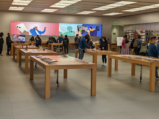 Computer Store «Apple Stonestown», reviews and photos, 3251 20th Ave, San Francisco, CA 94132, USA