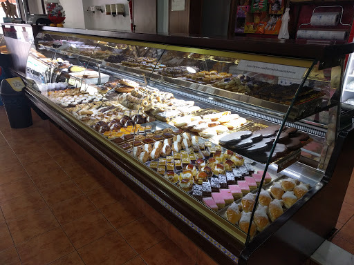 Pastelería Dulce Nombre en Coria del Río, Sevilla