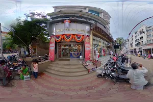 Ganesh Ramchandra Apte - Lucky Chowk image