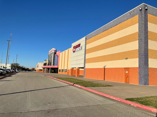 Movie Theater «Cinemark Tinseltown 20 and XD», reviews and photos, 15436 Farm to Market 1825, Pflugerville, TX 78660, USA