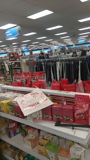Clothing Store «Ross Dress for Less», reviews and photos, 628 Palomar St, Chula Vista, CA 91911, USA