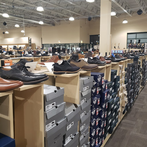 Shoe Store «DSW Designer Shoe Warehouse», reviews and photos, 901 Perimeter Dr, Schaumburg, IL 60173, USA