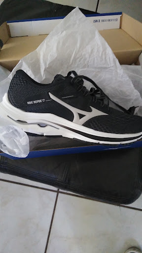 Running Store «iRun & Company Miami», reviews and photos, 5050 Biscayne Blvd #103, Miami, FL 33137, USA