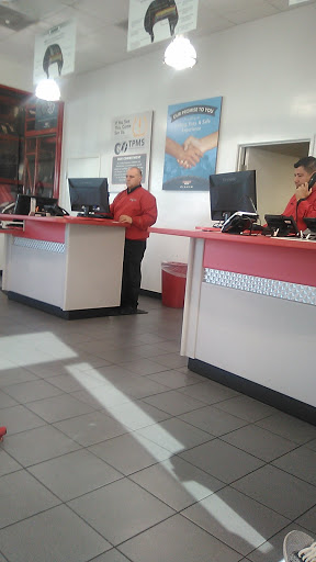 Tire Shop «Discount Tire Store - San Diego, CA», reviews and photos, 5860 Miramar Rd, San Diego, CA 92121, USA