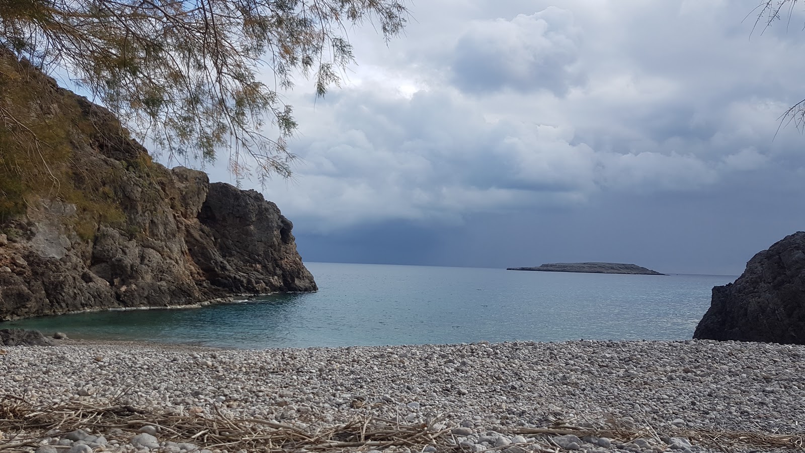 Foto von Agia Irini beach befindet sich in natürlicher umgebung