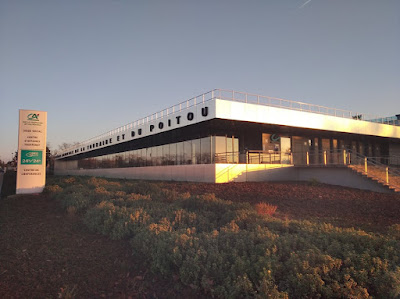 CREDIT AGRICOLE AGENCE POITIERS TOUFFENET à Poitiers