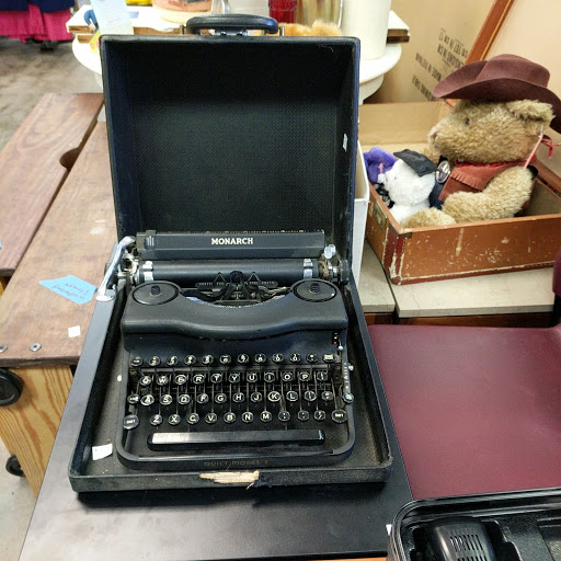 Thrift Store «Luv-To-Save Thrift Shop», reviews and photos, 1221 E Northern Ave, Phoenix, AZ 85020, USA