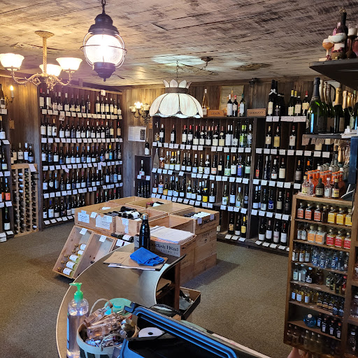 Wine Store «Pomfret Wine and Spirits LLC.», reviews and photos, 640 Pomfret St, Pomfret, CT 06258, USA