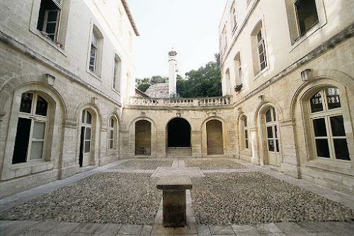 Tour Hôtel des Clausonnettes à Beaucaire