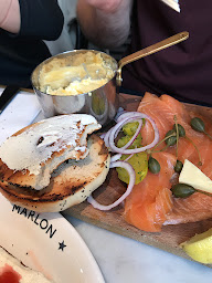 Photo n°76 de Marcelle - Rue de Grenelle à Paris ()