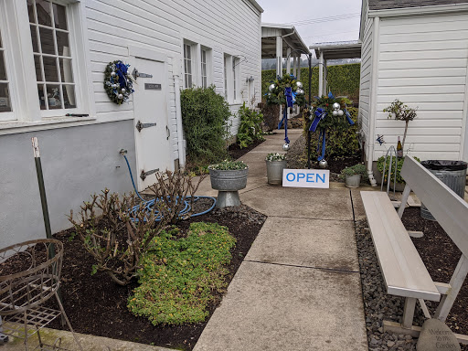 Restaurant «Oswego Hills Vineyard», reviews and photos, 450 Rosemont Rd, West Linn, OR 97068, USA