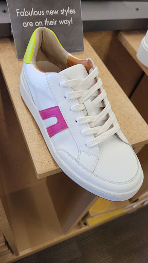 Shoe Store «DSW Designer Shoe Warehouse», reviews and photos, 23171 W Outer Dr, Allen Park, MI 48101, USA