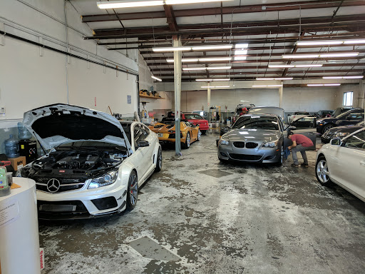 Automobili Country Club and  Wash & Detail en Burlingame