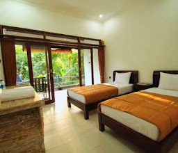 Omah D'Taman Guest House photo