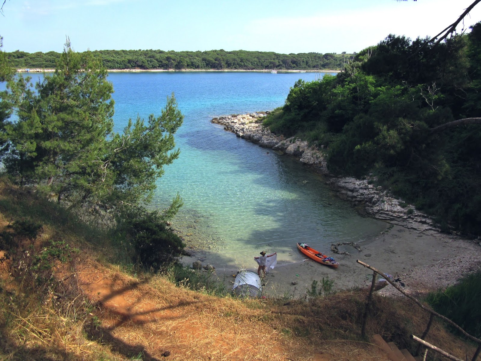 Φωτογραφία του Mali Portic beach με μικρός κόλπος