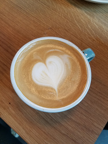 Åbningstider for Yellow Bird Coffee