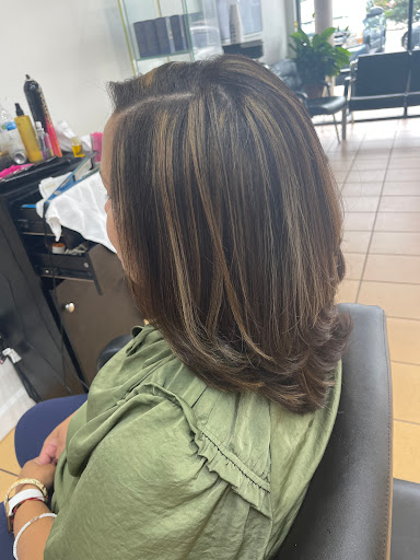 Beauty Salon «SALON NEW YORK DOMINICAN HAIR STYLISTS», reviews and photos, 316 Grayson Hwy, Lawrenceville, GA 30046, USA