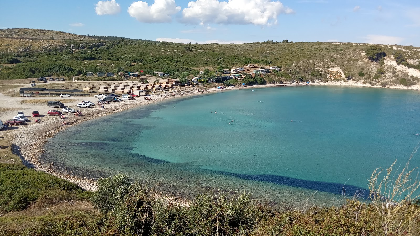 Fotografija Demircili Plaj z svetel pesek in kamni površino