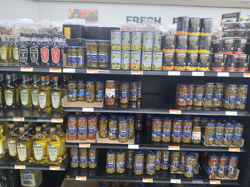 Grocery Store «Apples Grocery Store», reviews and photos, 1051 Meister Rd, Lorain, OH 44052, USA