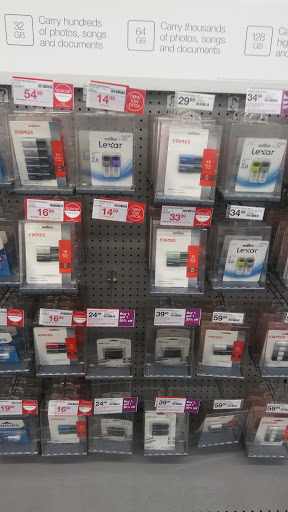 Office Supply Store «Staples», reviews and photos, 19141 Golden Valley Rd, Santa Clarita, CA 91387, USA