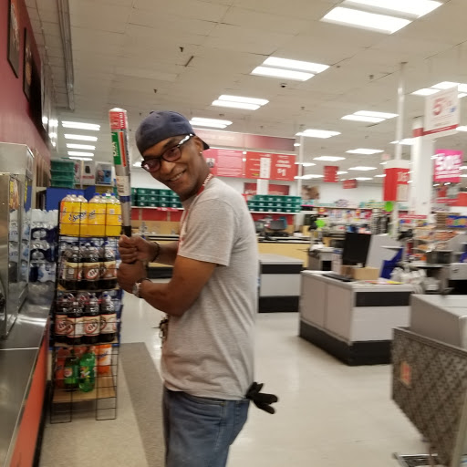 Shopping Mall «Crossroads Shopping Center», reviews and photos, 409 Tarrytown Rd, White Plains, NY 10607, USA