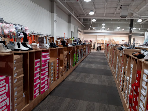 Shoe Store «DSW Designer Shoe Warehouse», reviews and photos, 1 Walden Galleria, Buffalo, NY 14225, USA