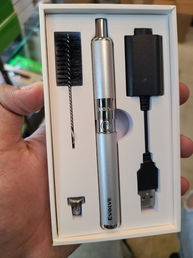 Vaporizer Store «Eastie Smoke Shop», reviews and photos, 76 Bennington St, East Boston, MA 02128, USA