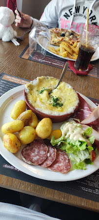 Raclette du Restaurant Le Picotin à Murol - n°15