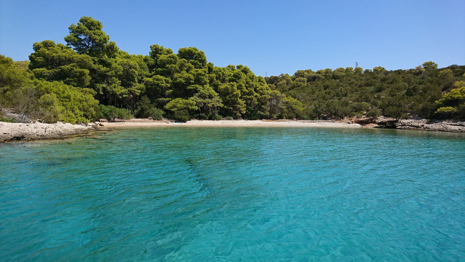 Zdjęcie Triantafyllou beach położony w naturalnym obszarze