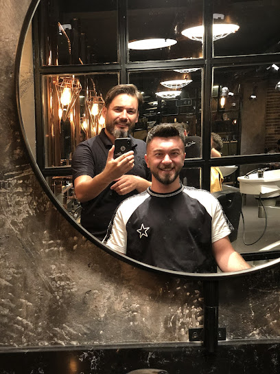 Kadir Alkan Hair Artist Erkek Kuaförü Antalya
