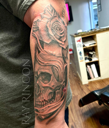 Find tattoo ideas for woman on leg for your next unique tattoo in Amarillo at Tattoo Spa LLC