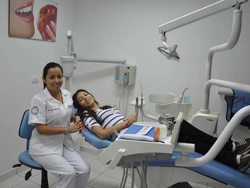 Munident Centro Odontológico - Surco