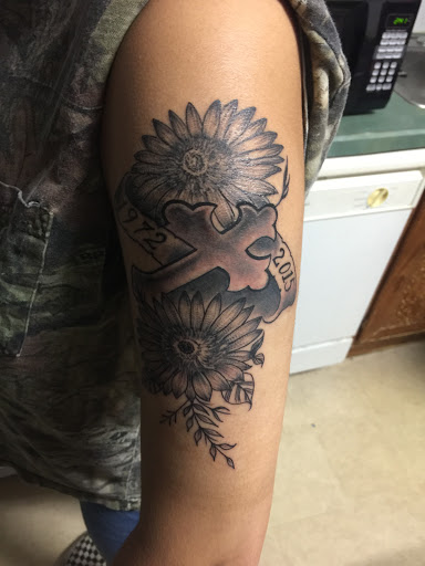 Tattoo Shop «Island Ink Tattoo», reviews and photos, 1215 Miracle Strip Pkwy SE, Fort Walton Beach, FL 32548, USA