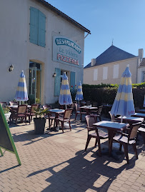 Atmosphère du Restaurant Le Viviera à Mareuil-sur-Lay-Dissais - n°4