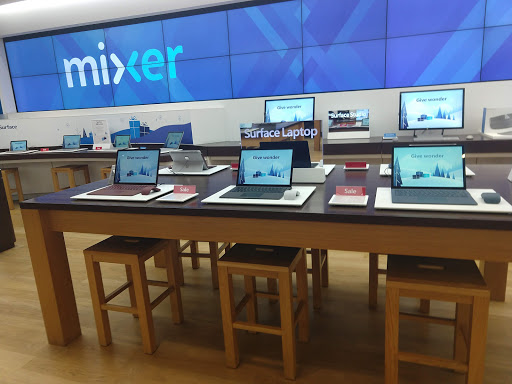 Computer Store «Microsoft Store - University Village», reviews and photos, 2624 NE University Village St, Seattle, WA 98105, USA