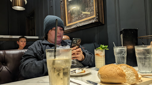 Little Tonis Restaurant image